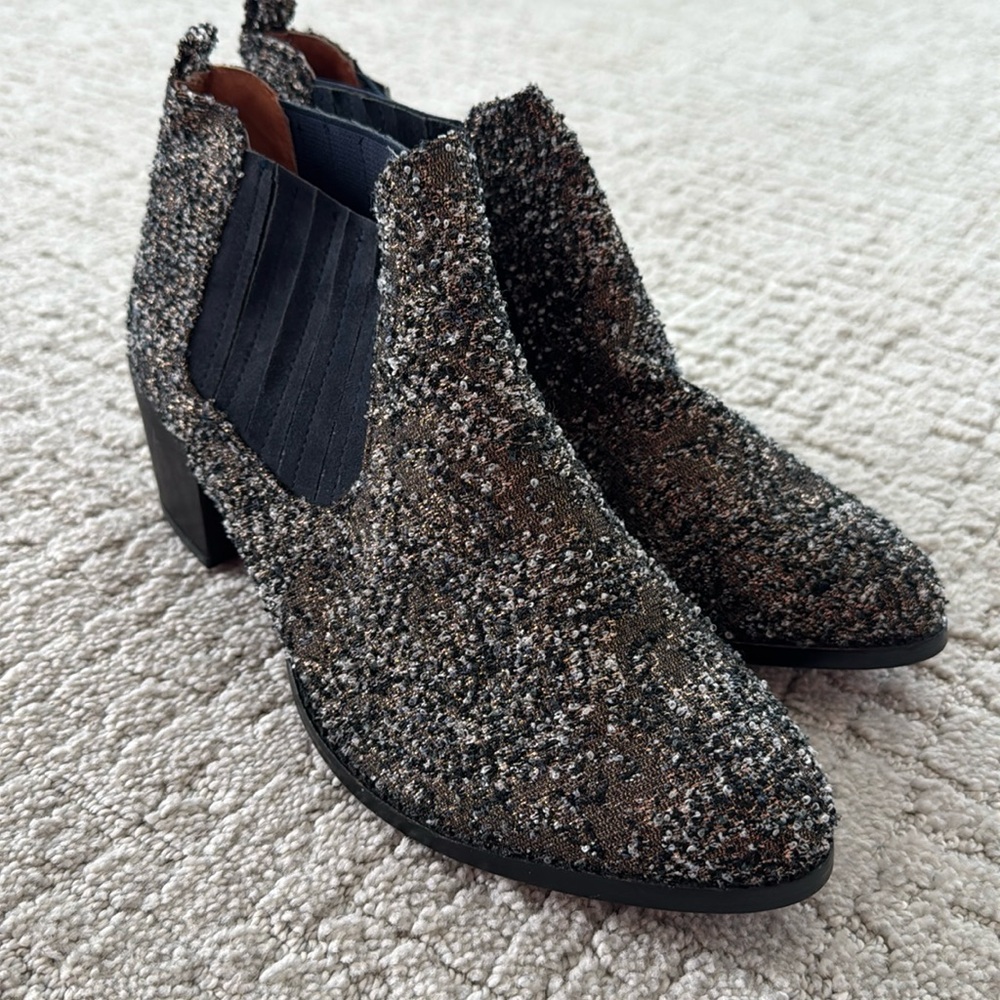 Schuler & Sons booties